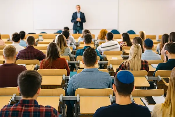 El 78% de los universitarios judíos en el mundo oculta su identidad por temor al antisemitismo