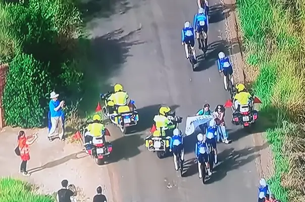 "Era una contrarreloj, los ciclistas llegaron a 70 km/hora, pudo haber una catástrofe" 3 vueltaciclista boicot